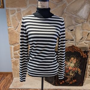 Black and White stripped Turtleneck